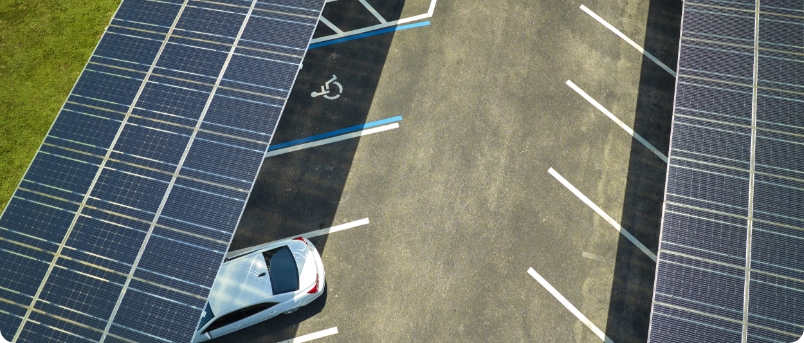 Parking avec panneaux solaires